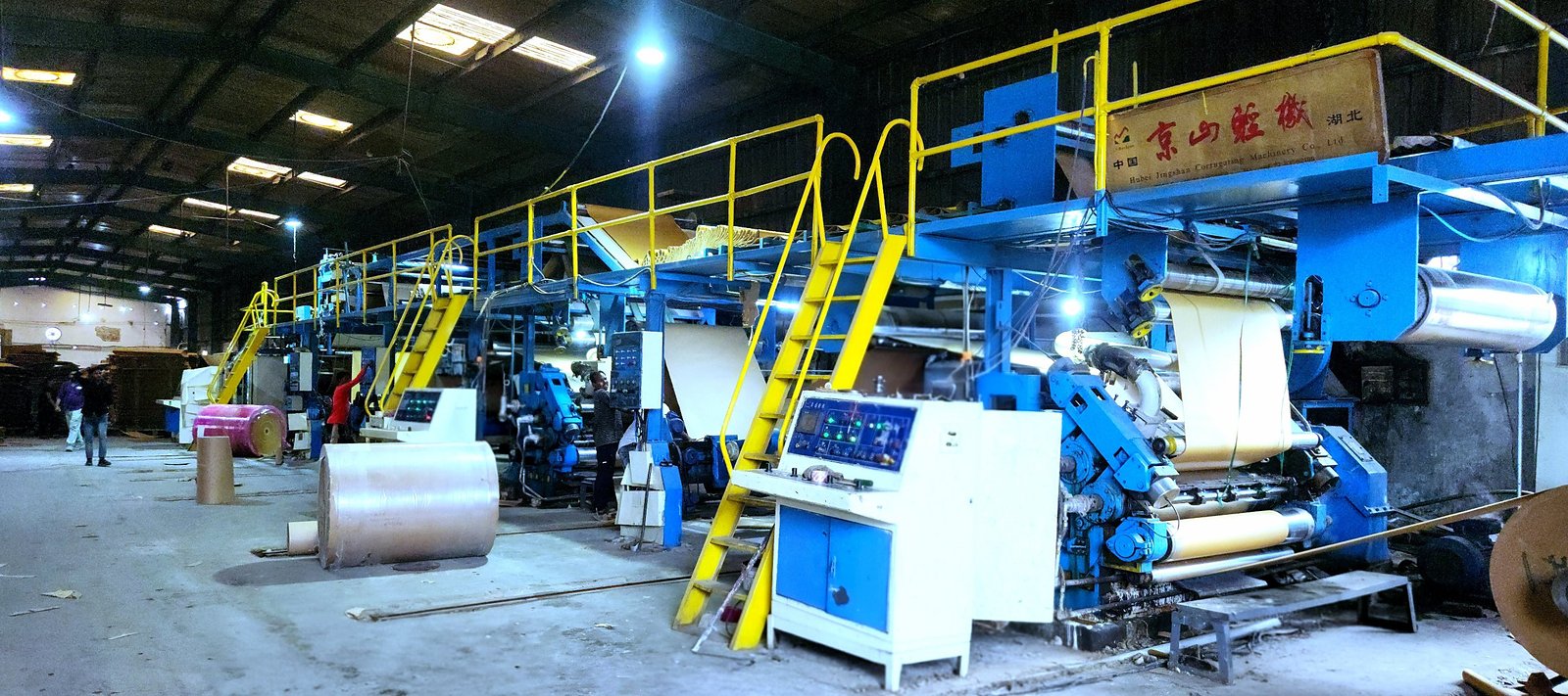 Innotech's automatic 5 ply corrugation line with kraft paper reels